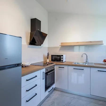 Lovely In With Kitchen *